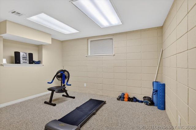 3987 Silver Lake Road, Bartlesville, OK 74006