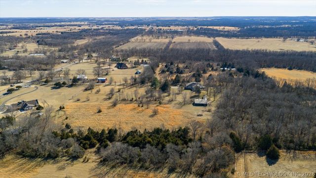 3987 Silver Lake Road, Bartlesville, OK 74006