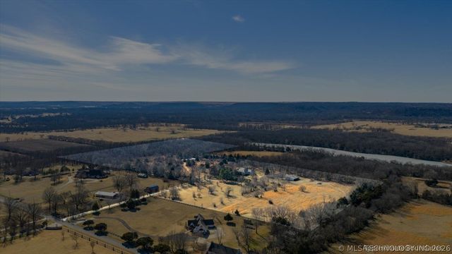 3987 Silver Lake Road, Bartlesville, OK 74006