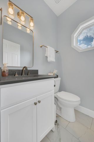 1004 Bradby Dr, Burns, TN 37029