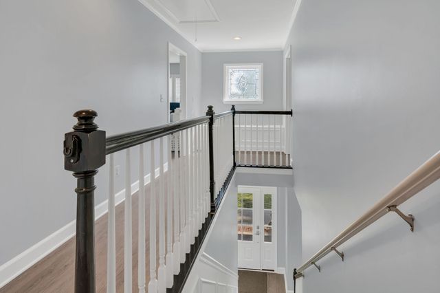 1004 Bradby Dr, Burns, TN 37029