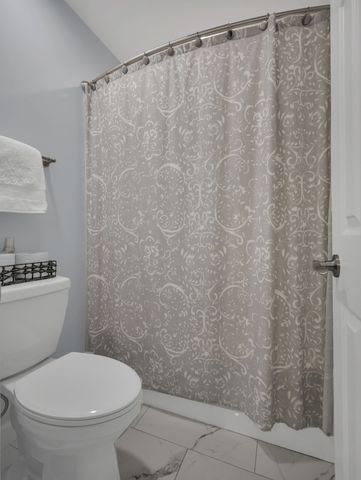 1004 Bradby Dr, Burns, TN 37029