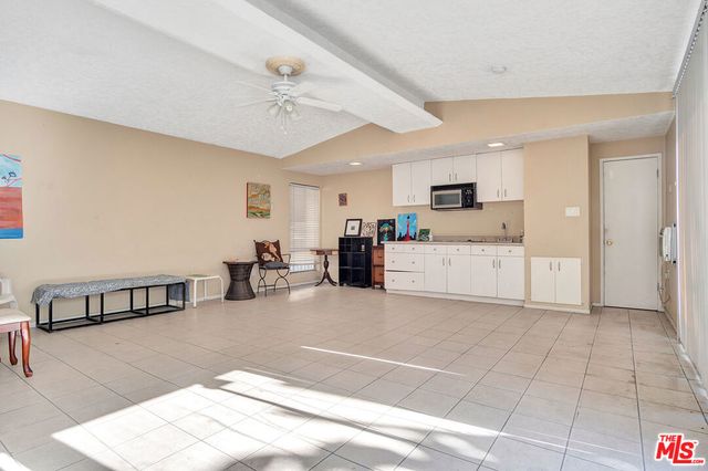 4215 Vineland Avenue, North Hollywood, CA 91602