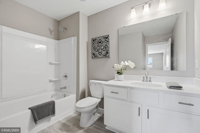 672 47th Avenue NE, Saint Cloud, MN 56304