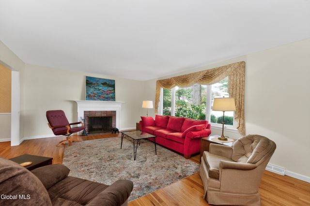 1222 Hempstead Road, Niskayuna, NY 12309