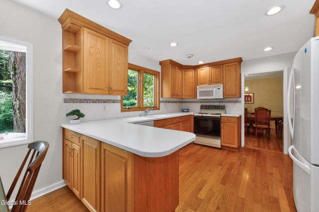 1222 Hempstead Road, Niskayuna, NY 12309