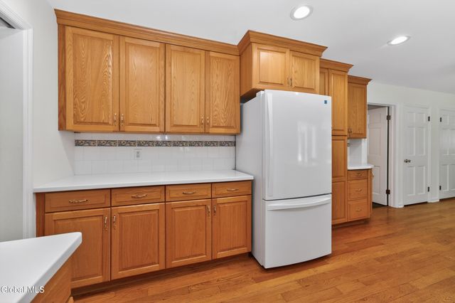 1222 Hempstead Road, Niskayuna, NY 12309
