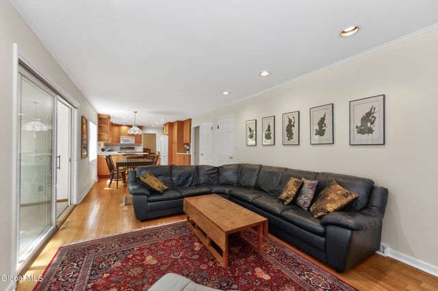 1222 Hempstead Road, Niskayuna, NY 12309