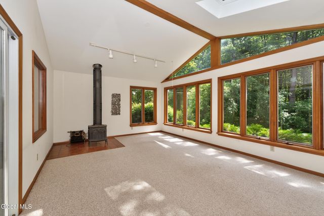 1222 Hempstead Road, Niskayuna, NY 12309