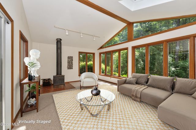 1222 Hempstead Road, Niskayuna, NY 12309
