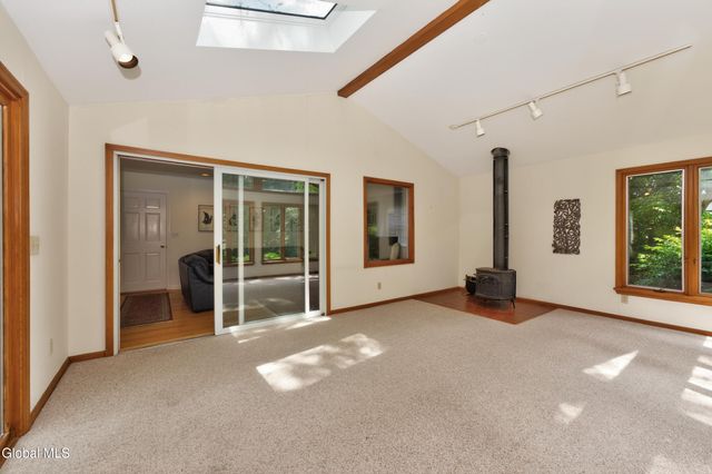1222 Hempstead Road, Niskayuna, NY 12309