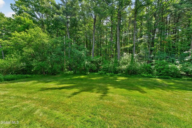 1222 Hempstead Road, Niskayuna, NY 12309