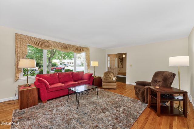 1222 Hempstead Road, Niskayuna, NY 12309