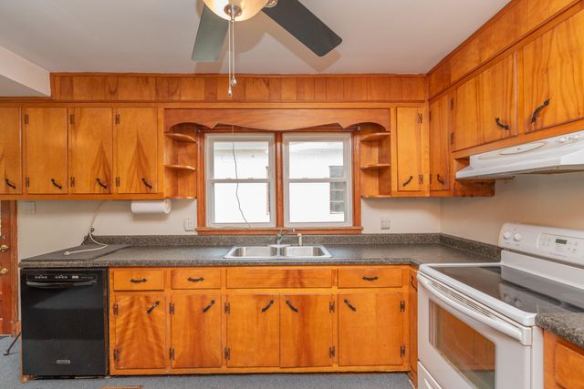 211 Pine Street NW, New Ellenton, SC 29809