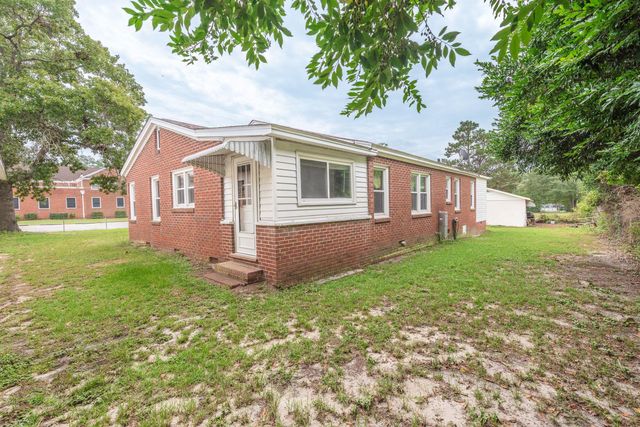 211 Pine Street NW, New Ellenton, SC 29809