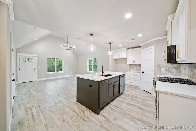 21890 E Morgan Road, Claremore, OK 74019