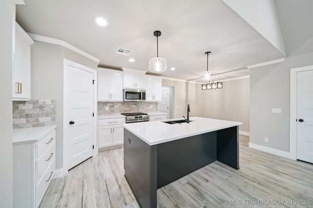 21890 E Morgan Road, Claremore, OK 74019