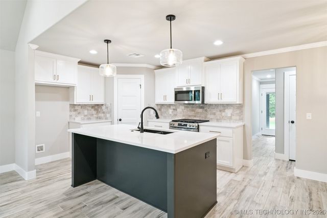 21890 E Morgan Road, Claremore, OK 74019