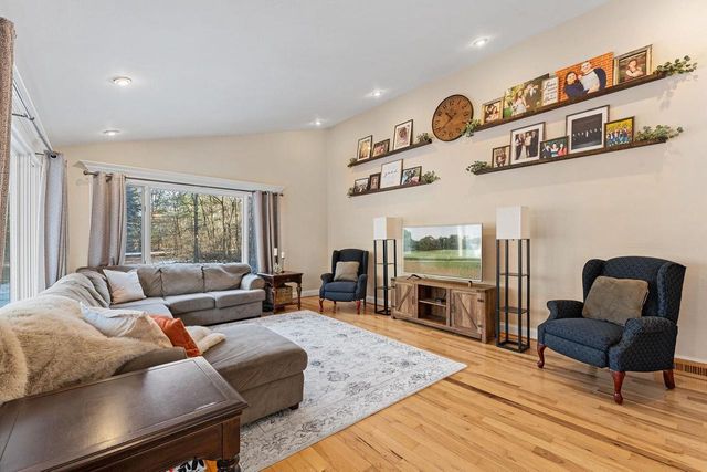 144 Meadowview Drive, Baraboo, WI 53913