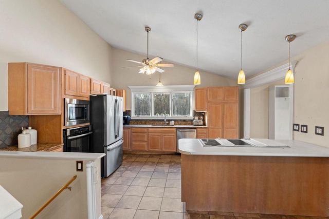 144 Meadowview Drive, Baraboo, WI 53913