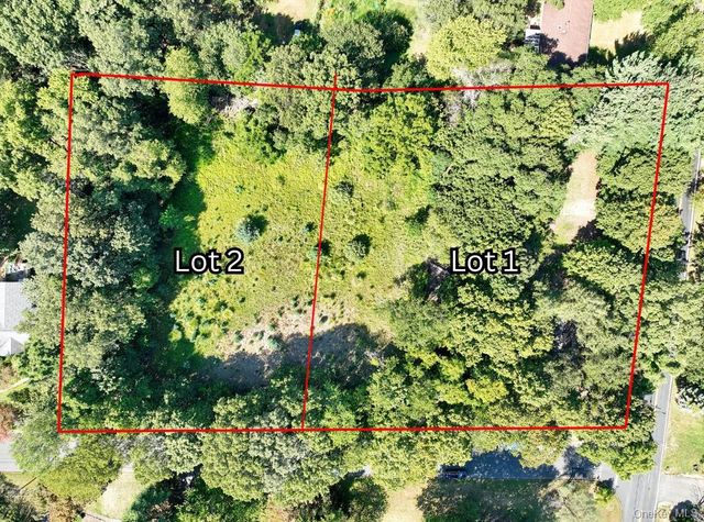 6 Bellows Lane, Chestnut Ridge, NY 10952