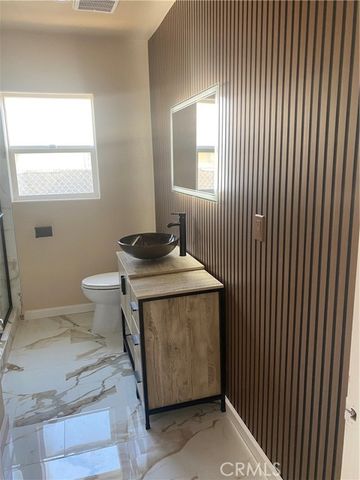 2728 Kentucky, Bakersfield, CA 93306