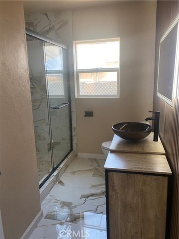 2728 Kentucky, Bakersfield, CA 93306