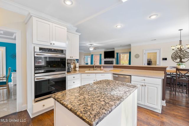 6040 Autumn Point Cove Cove, Olive Branch, MS 38654