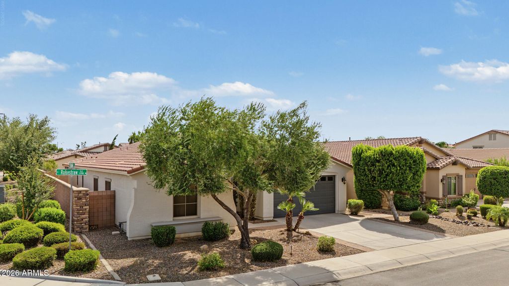 2769 E RAKESTRAW Lane, Gilbert, AZ 85298 — photo 3