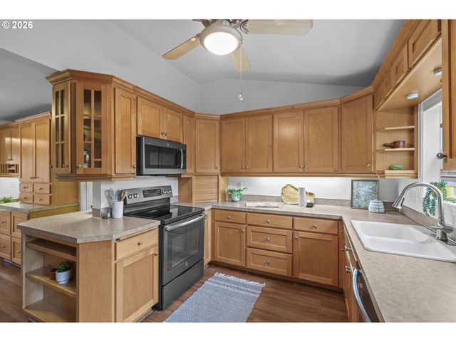 2944 Se 115TH Ave, Portland, OR 97266