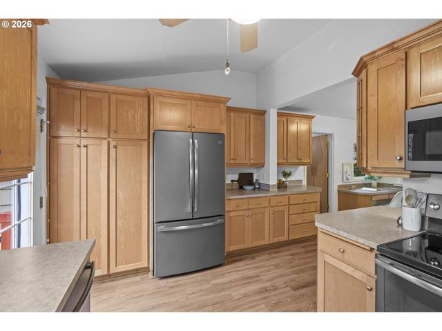 2944 Se 115TH Ave, Portland, OR 97266