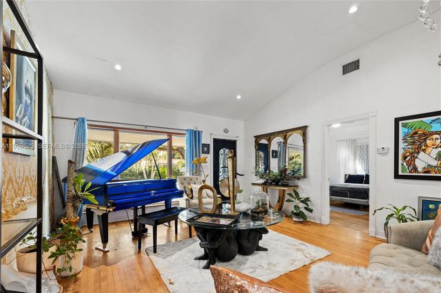 1051 NE 86th St, Miami, FL 33138