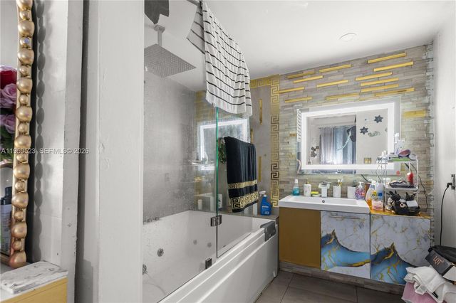 1051 NE 86th St, Miami, FL 33138