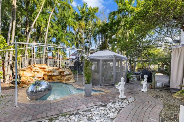 1051 NE 86th St, Miami, FL 33138