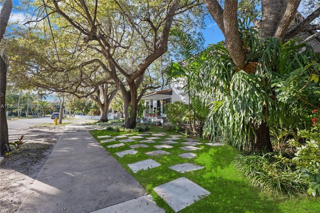 1051 NE 86th St, Miami, FL 33138