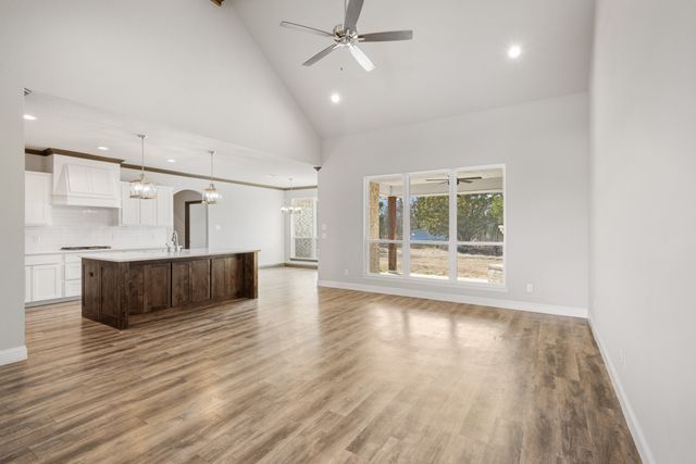 1045 Churchill Lane, Millsap, TX 76066