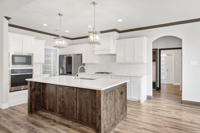 1045 Churchill Lane, Millsap, TX 76066