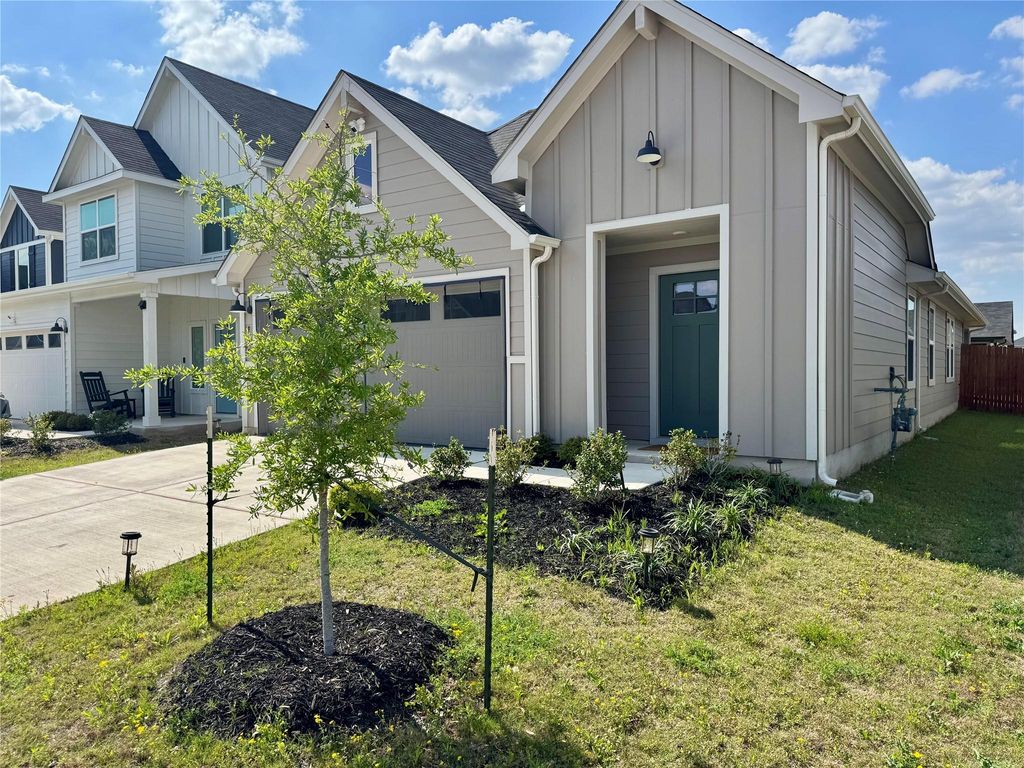 120 Gerasa DR, Uhland, TX 78640