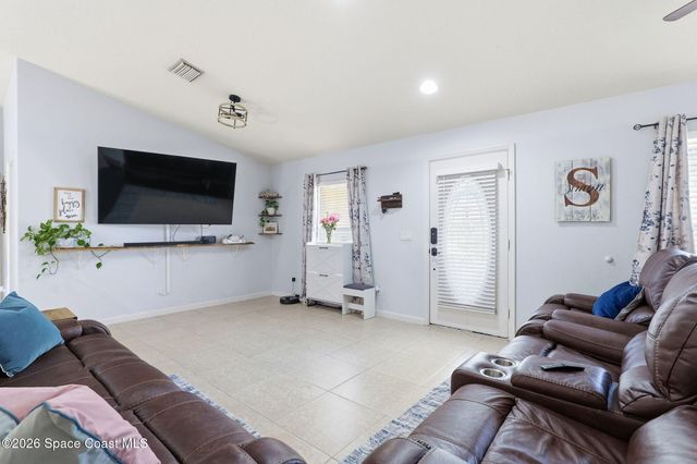 1120 Savannah Street SE, Palm Bay, FL 32909