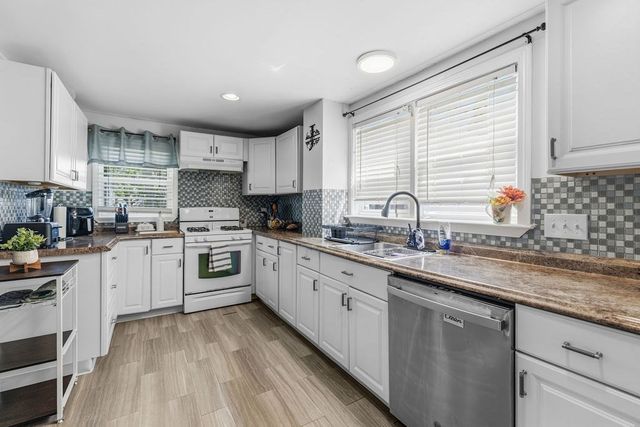 38 Liberty St, New Bedford, MA 02740