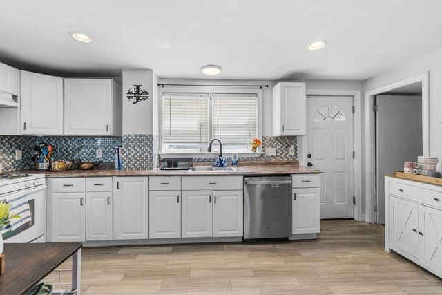 38 Liberty St, New Bedford, MA 02740