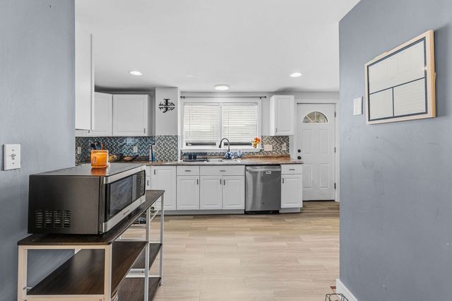 38 Liberty St, New Bedford, MA 02740