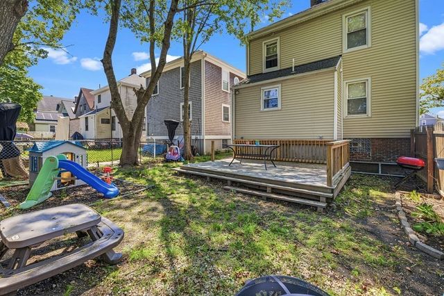 38 Liberty St, New Bedford, MA 02740