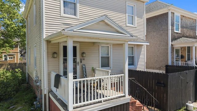 38 Liberty St, New Bedford, MA 02740