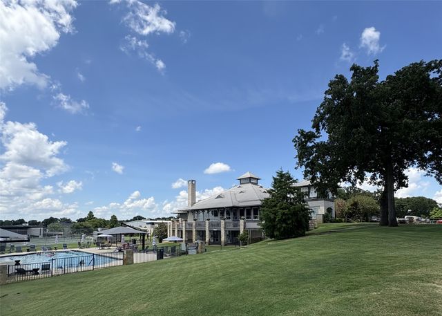 109 Southern Pine Place, Mabank, TX 75156