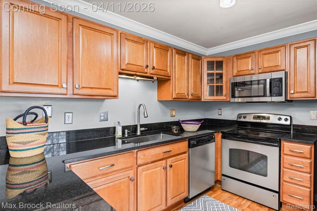 2671 Roundtree Drive Roundtree Drive 4, Troy, MI 48083