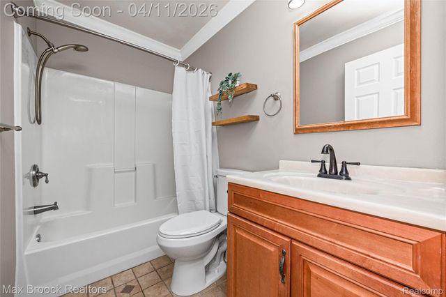2671 Roundtree Drive Roundtree Drive 4, Troy, MI 48083