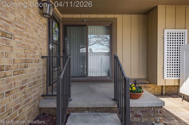2671 Roundtree Drive Roundtree Drive 4, Troy, MI 48083