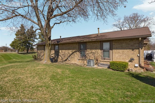 2671 Roundtree Drive Roundtree Drive 4, Troy, MI 48083