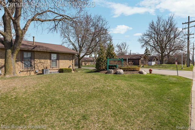 2671 Roundtree Drive Roundtree Drive 4, Troy, MI 48083